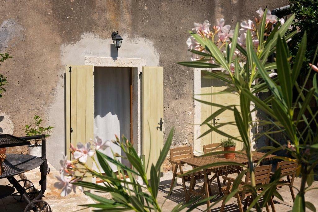 Old Town Studio And Apartment Vrsar Extérieur photo